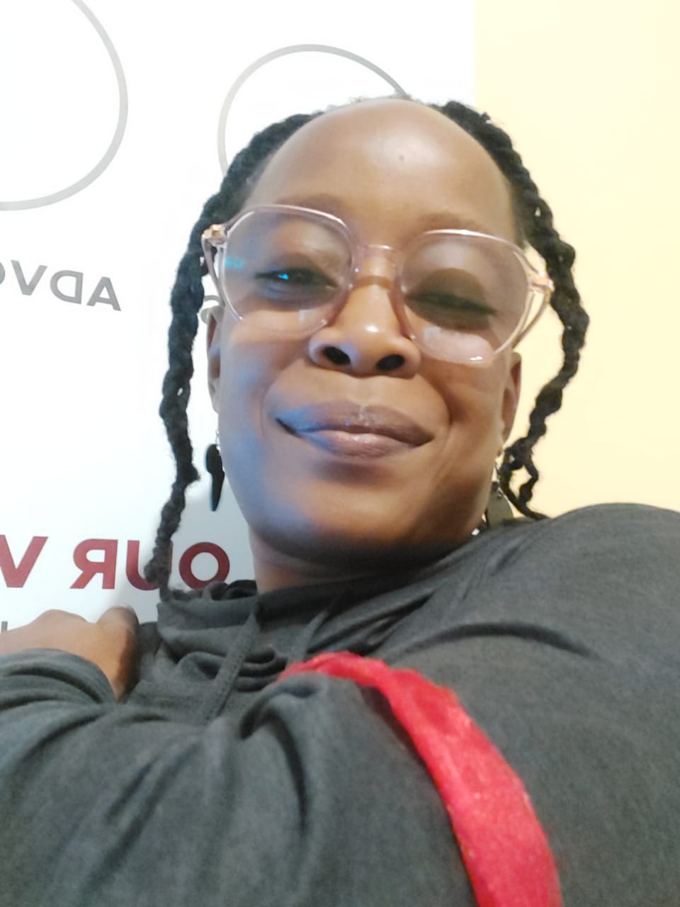 Eunice skutkenya Tie red